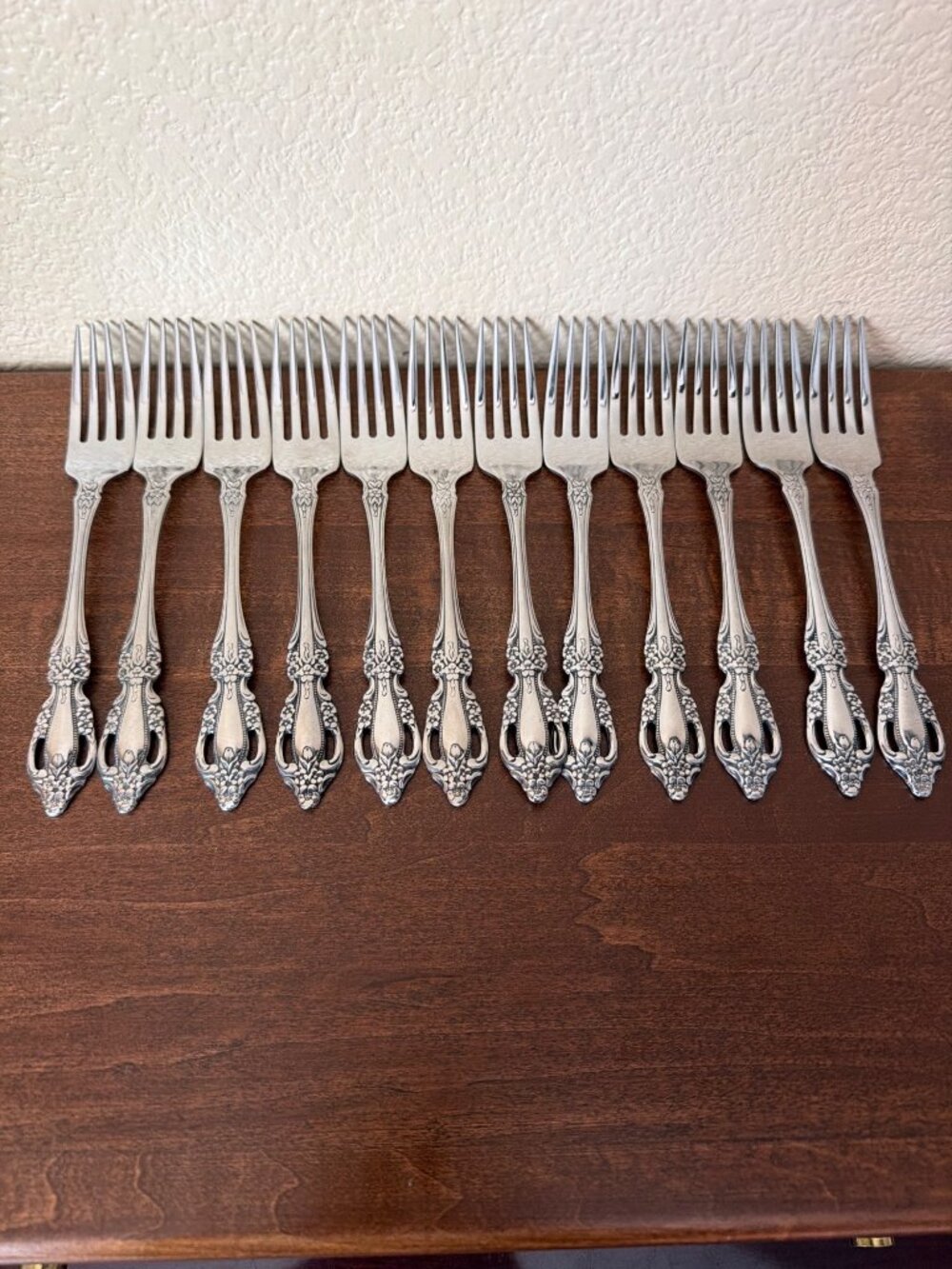Set of 12 Oneida Distinction Deluxe HH Raphael Stainless Dinner Forks 7.25" Repl - Picture 2 of 16